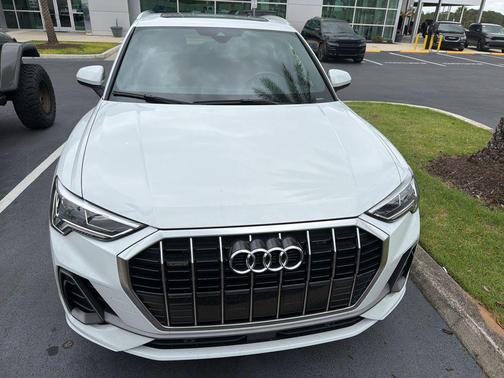 2024 Audi Q3 Premium 45 TFSI S line quattro Tiptronic