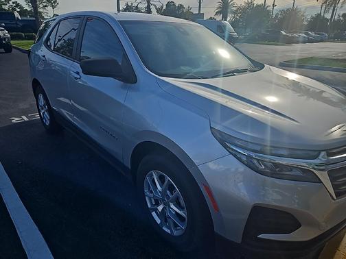 2022 Chevrolet Equinox LS