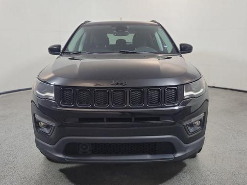 Diamond Black Crystal Pearlcoat 2018 Jeep Compass Latitude