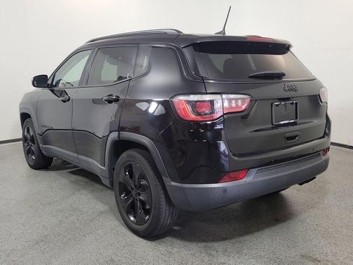Diamond Black Crystal Pearlcoat 2018 Jeep Compass Latitude