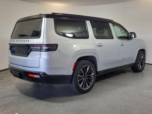 Silver Zynith 2025 Jeep Grand Wagoneer Series III Obsidian 4x4
