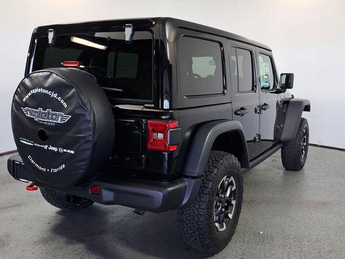 Black Clearcoat 2026 Jeep Wrangler Rubicon