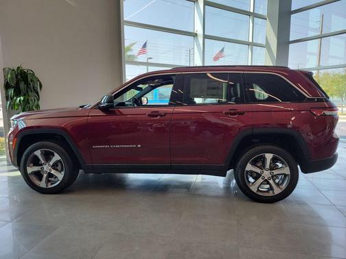velvet red pearlcoat 2026 Jeep Grand Cherokee Limited