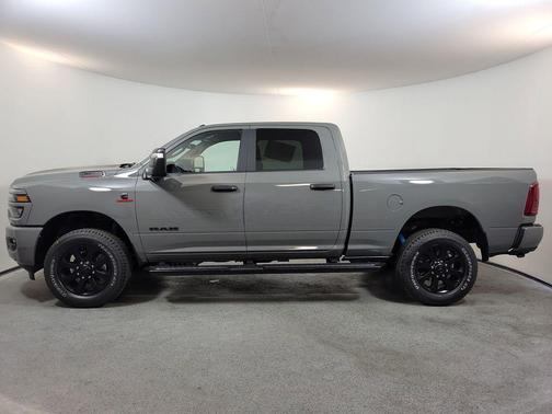 Ceramic Gray Clearcoat 2026 RAM 2500 Big Horn Crew Cab 4x4 6'4' Box