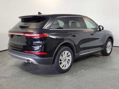 Infinite Black Metallic Clearcoat 2023 Lincoln Corsair Standard