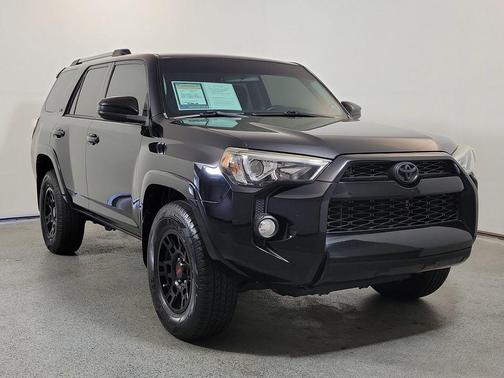 Midnight Black Metallic 2019 Toyota 4Runner SR5