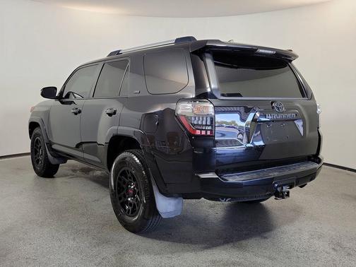 Midnight Black Metallic 2019 Toyota 4Runner SR5