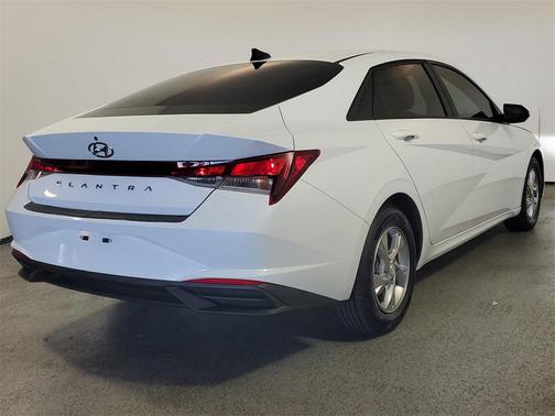 2021 Hyundai ELANTRA SE