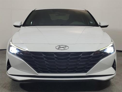 2021 Hyundai ELANTRA SE
