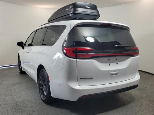 2025 Chrysler Pacifica L