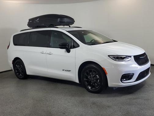 2025 Chrysler Pacifica L