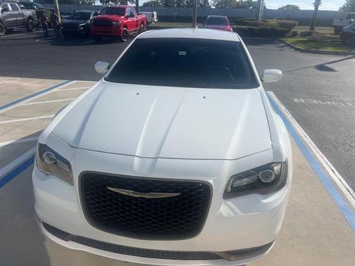 2019 Chrysler 300 S