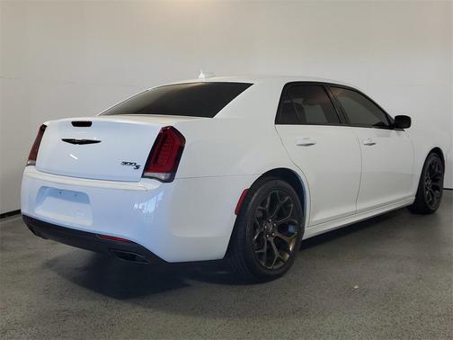 2019 Chrysler 300 S