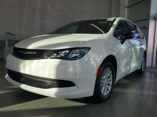 2026 Chrysler Voyager LX