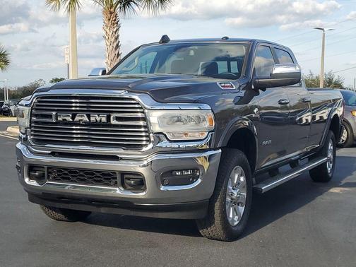 2019 RAM 3500 Laramie Crew Cab 4x4 8' Box