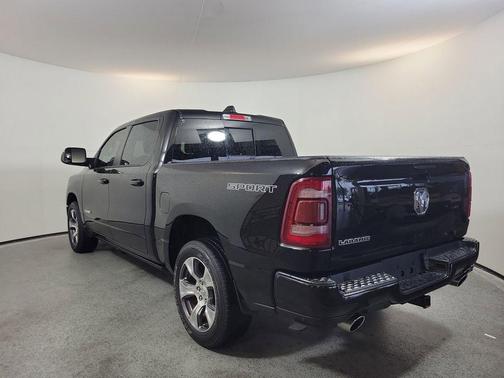 Diamond Black Crystal Pearlcoat 2023 RAM 1500 Laramie