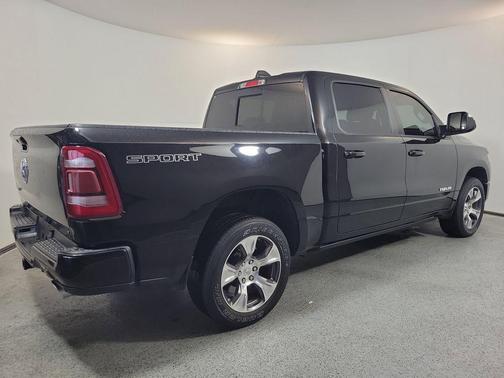 Diamond Black Crystal Pearlcoat 2023 RAM 1500 Laramie