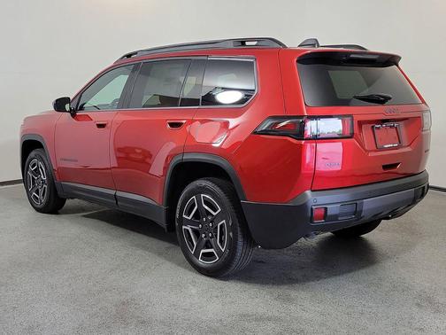 Red Hot Pearlcoat 2026 Jeep Cherokee Laredo 4x4