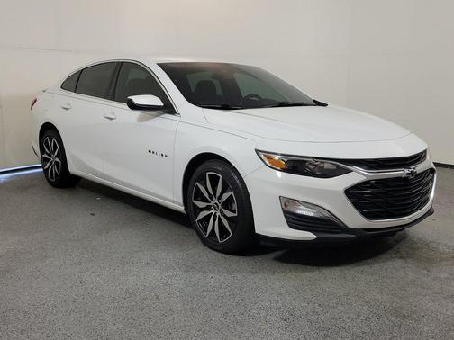 Summit White 2021 Chevrolet Malibu FWD RS
