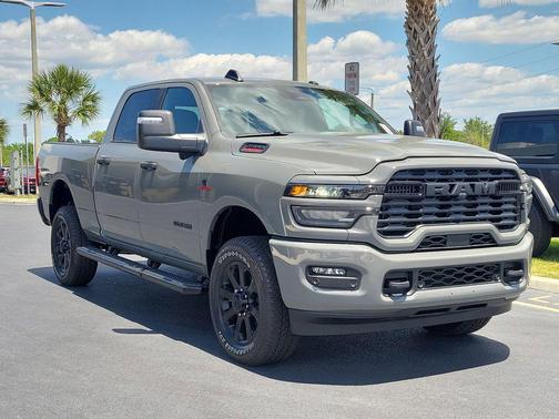 Ceramic Gray Clearcoat 2026 RAM 2500 Big Horn Crew Cab 4x4 6'4' Box