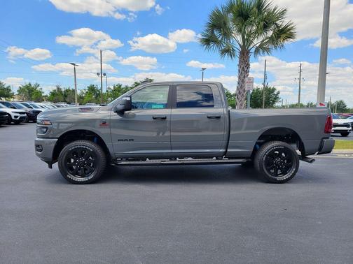 Ceramic Gray Clearcoat 2026 RAM 2500 Big Horn Crew Cab 4x4 6'4' Box