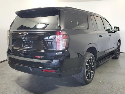 2023 Chevrolet Suburban RST