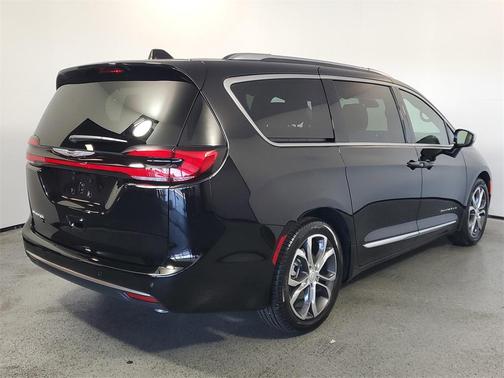 2026 Chrysler Pacifica L