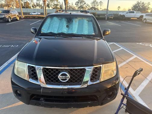 2010 Nissan Pathfinder LE