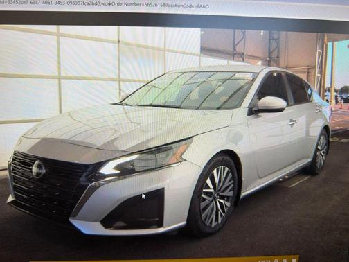 Brilliant Silver Metallic 2023 Nissan Altima 2.5 SV
