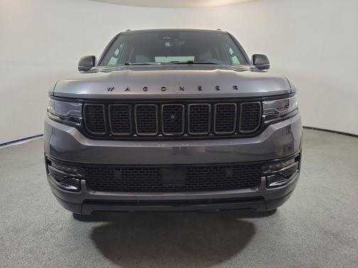 Baltic Gray Metallic Clearcoat 2024 Jeep Wagoneer Series II Carbide 4x4