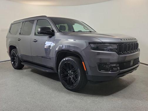Baltic Gray Metallic Clearcoat 2024 Jeep Wagoneer Series II Carbide 4x4