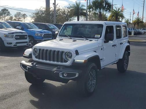 2025 Jeep Wrangler 4-Door Sahara 4x4
