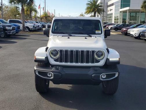 2025 Jeep Wrangler 4-Door Sahara 4x4