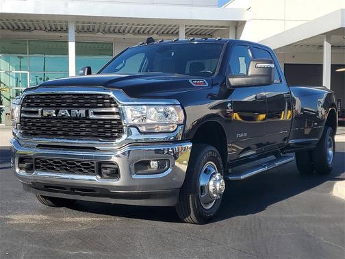 2024 RAM 3500 Big Horn Crew Cab 4x4 8' Box