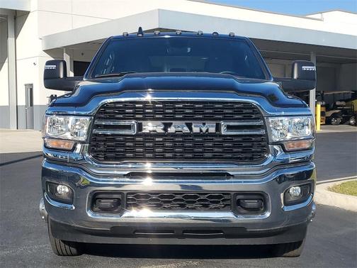 2024 RAM 3500 Big Horn Crew Cab 4x4 8' Box
