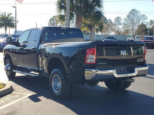 2024 RAM 3500 Big Horn Crew Cab 4x4 8' Box