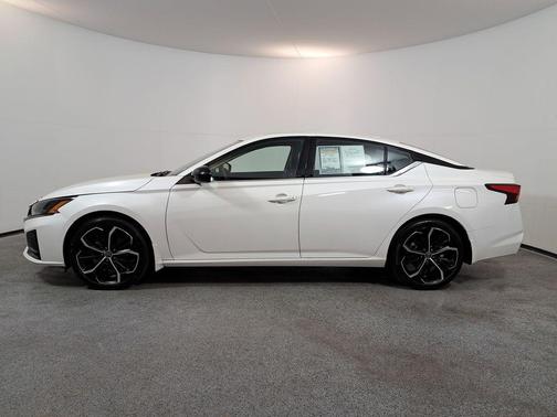 2025 Nissan Altima SR FWD