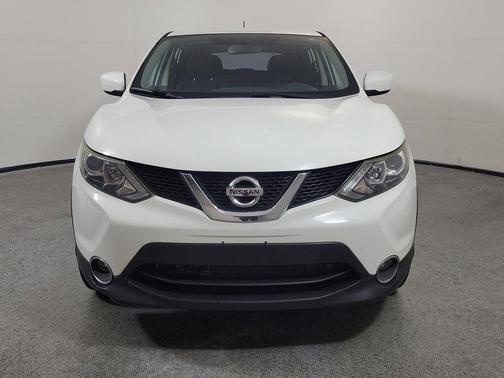 Glacier White 2017 Nissan Rogue Sport S