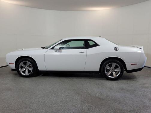 White Knuckle Clearcoat 2022 Dodge Challenger SXT