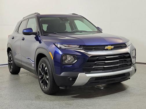Blue Glow Metallic 2022 Chevrolet Trailblazer LT