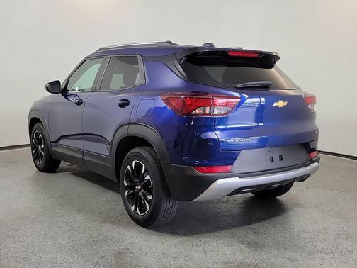 Blue Glow Metallic 2022 Chevrolet Trailblazer LT