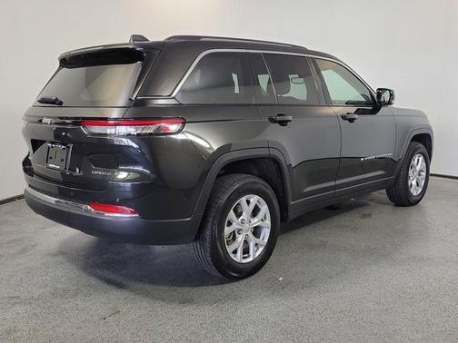 Rocky Mountain Pearlcoat 2023 Jeep Grand Cherokee Limited