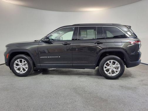 Rocky Mountain Pearlcoat 2023 Jeep Grand Cherokee Limited