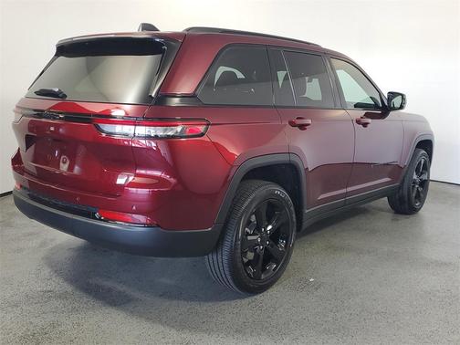 2025 Jeep Grand Cherokee Altitude