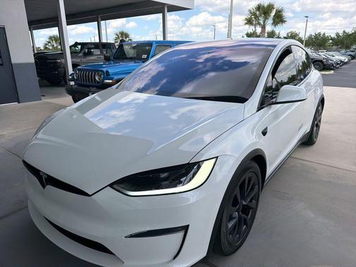 Pearl White Multi-Coat 2024 Tesla Model X Long Range