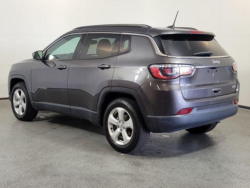 Granite Crystal Metallic Clearcoat 2021 Jeep Compass Latitude