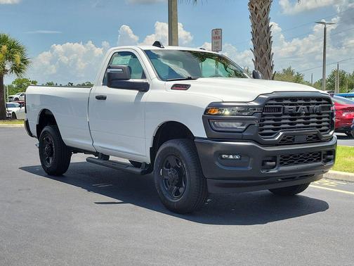 Bright White Clearcoat 2026 RAM 2500 Tradesman Regular Cab 4x4 8' Box