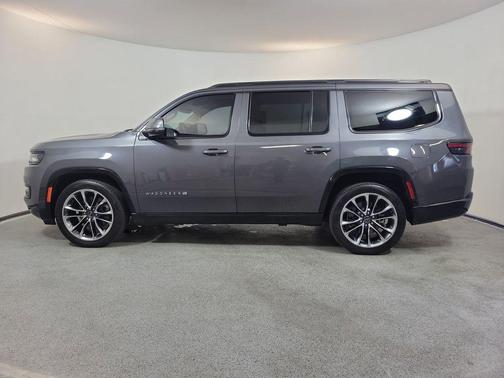 Baltic Gray Metallic Clearcoat 2022 Jeep Wagoneer Series III 4x4