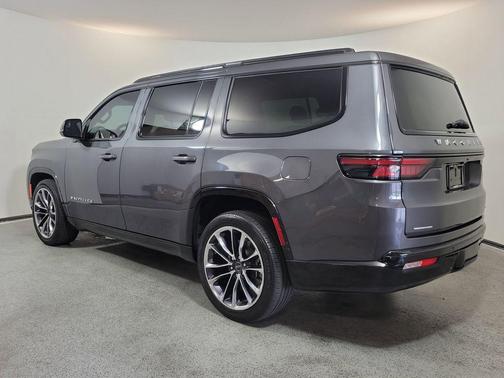 Baltic Gray Metallic Clearcoat 2022 Jeep Wagoneer Series III 4x4