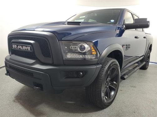 2024 RAM 1500 Classic Warlock Crew Cab 4x4 5'7' Box